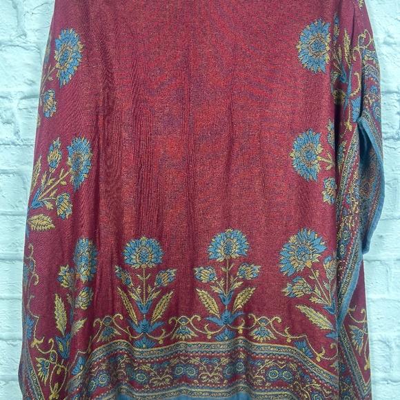 Colleen Lopez Boho Jacquard Kimono Wrap – Red & Blue Floral - Picture 4 of 9